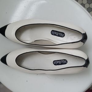 Vintage nickels white/blue tip classic shoe, 2in heel